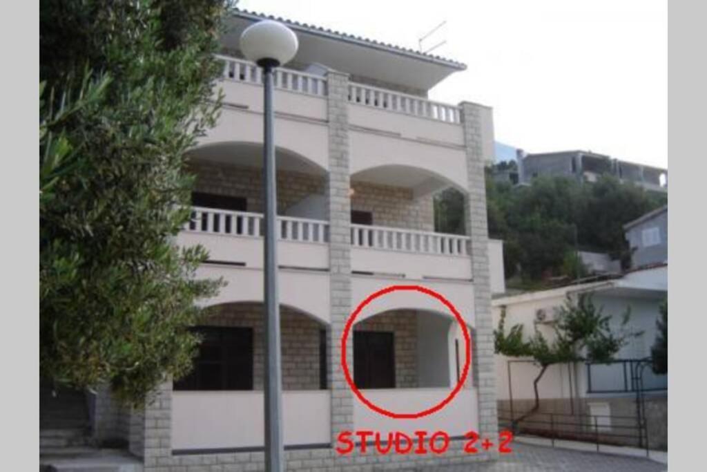 Studio Ground Floor With Terace Brela Εξωτερικό φωτογραφία