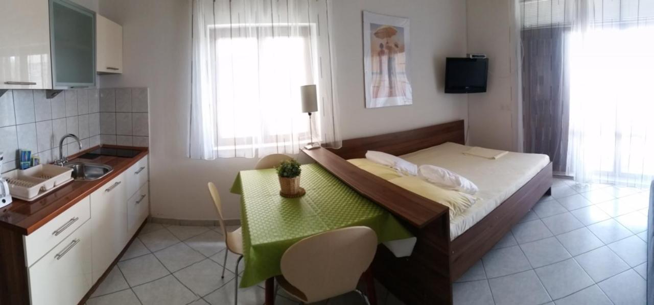 Studio Ground Floor With Terace Brela Εξωτερικό φωτογραφία