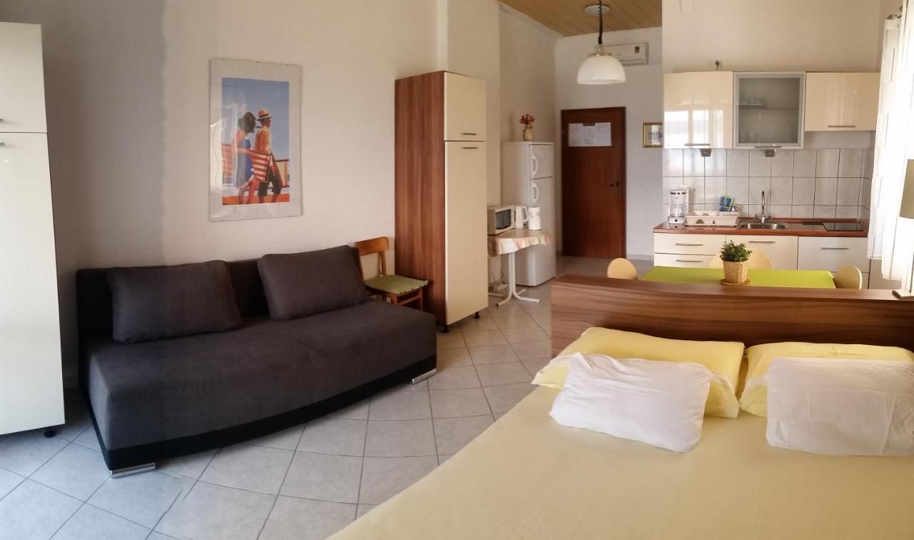 Studio Ground Floor With Terace Brela Εξωτερικό φωτογραφία